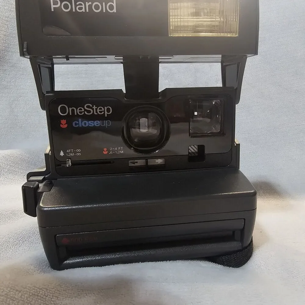 Vintage Polaroid One Step Close Up 600 Film Instant Camera With Strap